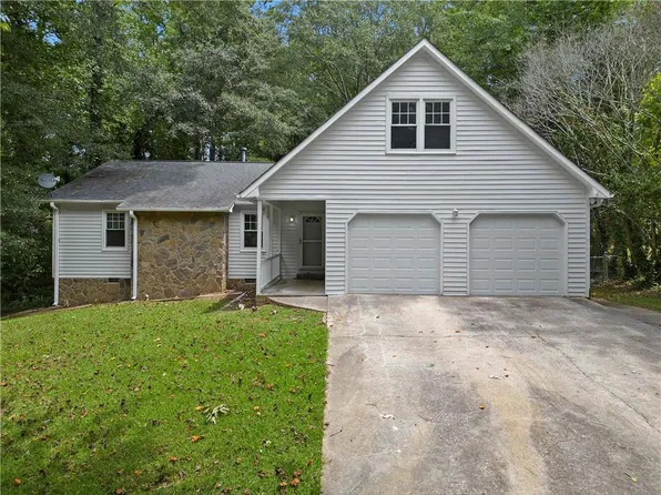 8062 Tupelo Trl, Jonesboro, GA 30236