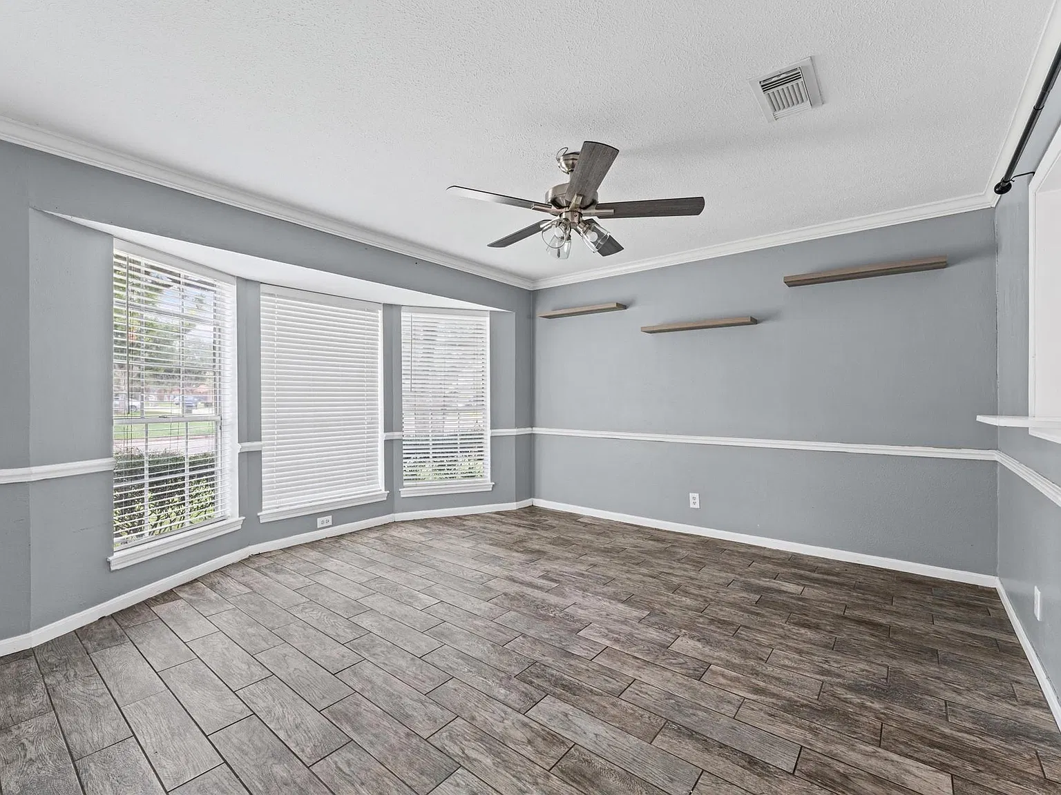 3 bed, 2.0 bath, 1707 sqft, $2,100 — Photo 4