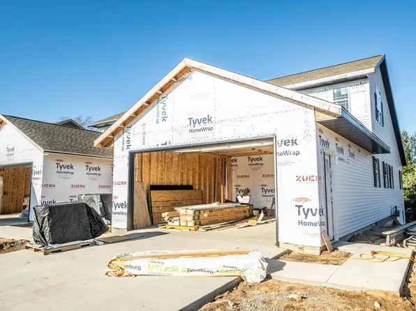 1336 Legion CIRCLE, West Bend, WI 53090