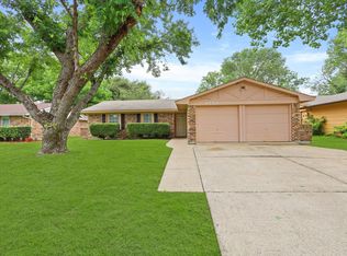 1353 Rutherford Dr, Mesquite, TX 75149