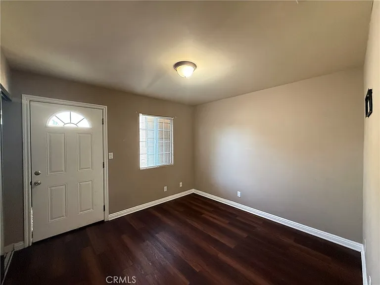 7051 Lindley Ave — Photo 8