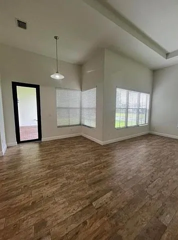 6326 Grebe Ct — Photo 15