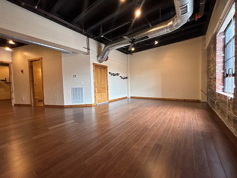 213 W Olive St #105 — Photo 5