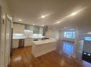 114 Springbrook Cir, Portsmouth, NH 03801