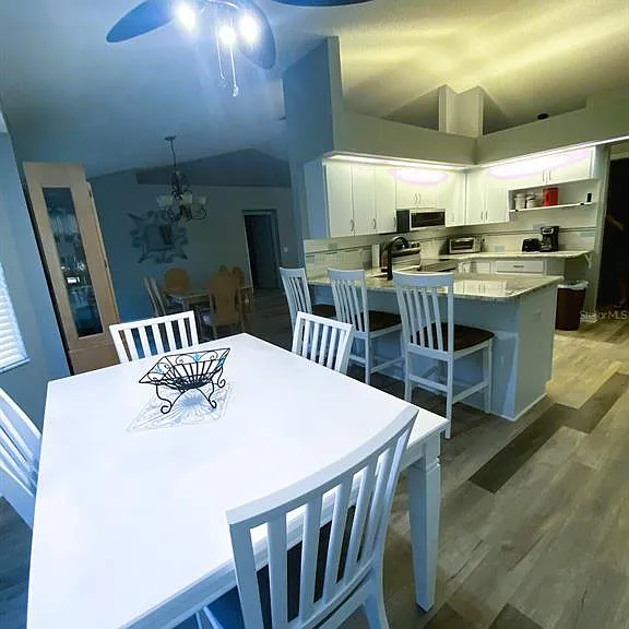 111 Lindale St — Photo 5