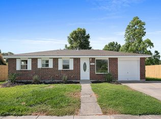 2405 Elizabeth Ct, Violet, LA 70092