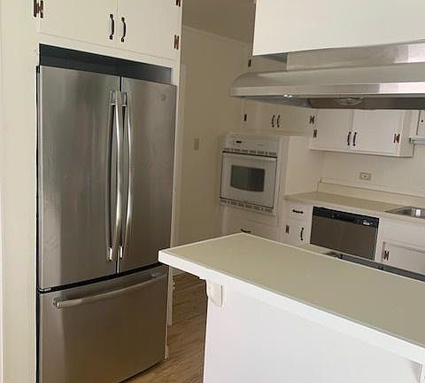 Kitchen (oven will be replaced with stainless steel oven)