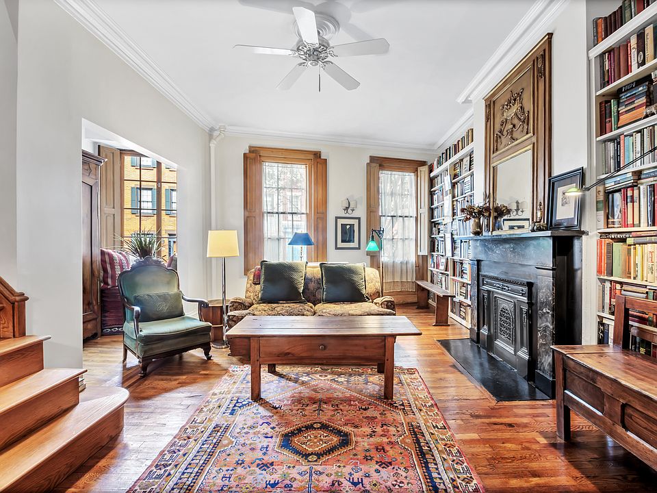 1st image of 109 Greenwich Ave #13