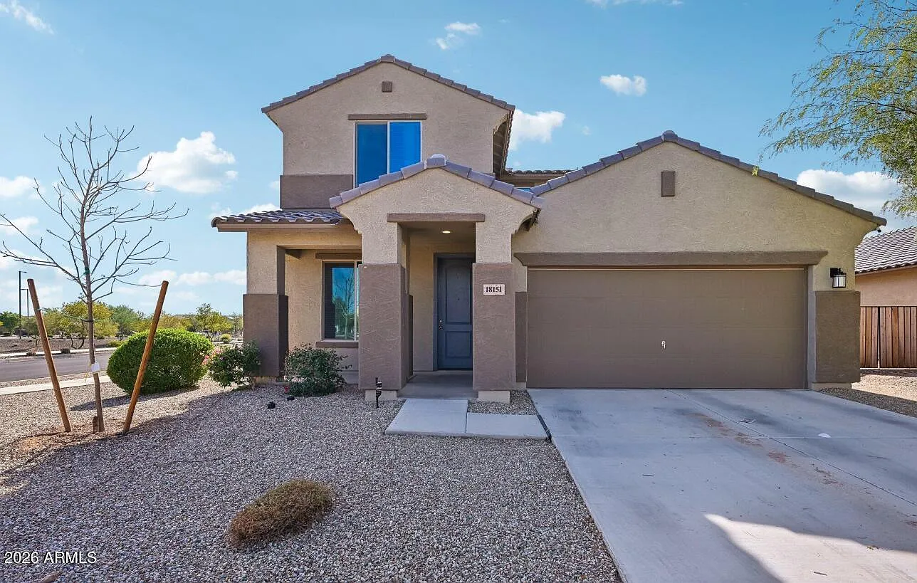 4 bed, 2.5 bath, 2823 sqft, $2,500 — Photo 2