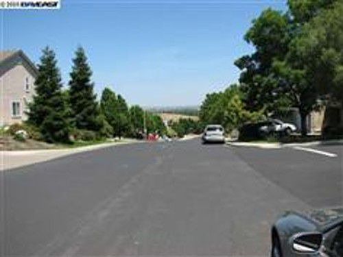 2nd image of 3840 Hummingbird Dr