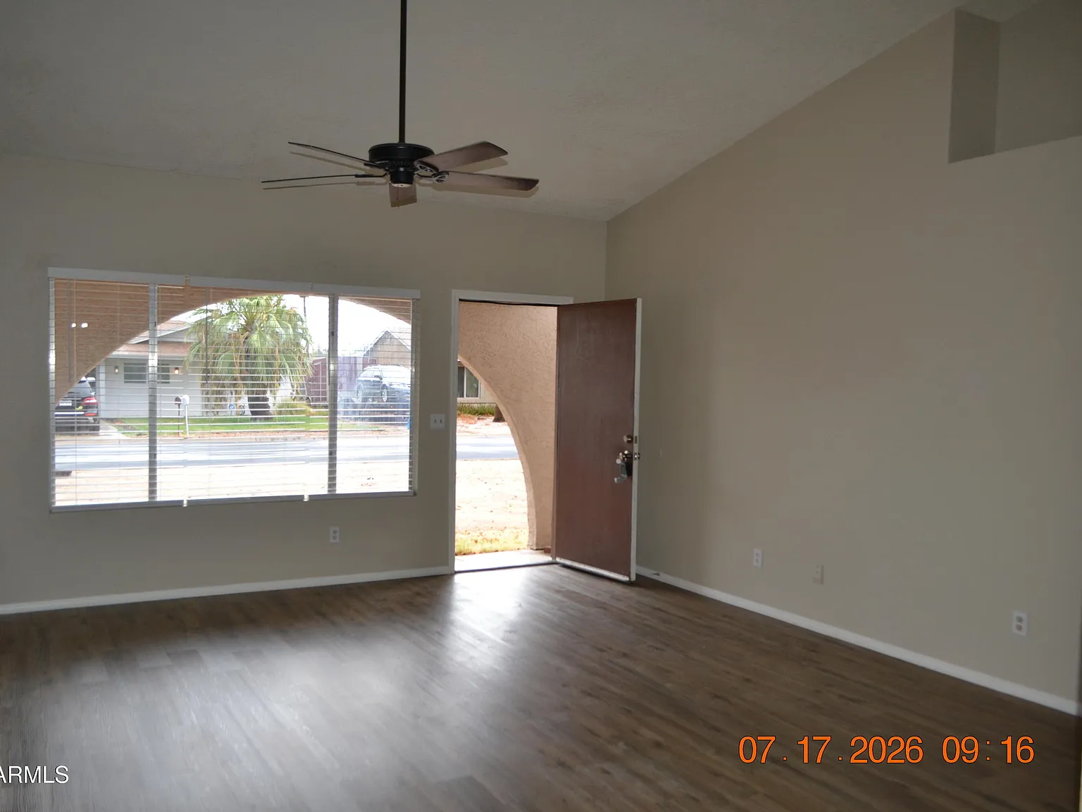 3 bed, 2.0 bath, 1168 sqft, $1,895 — Photo 3