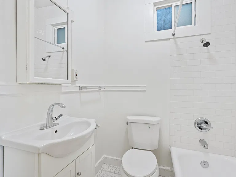The Langham Apartments — Photo 15