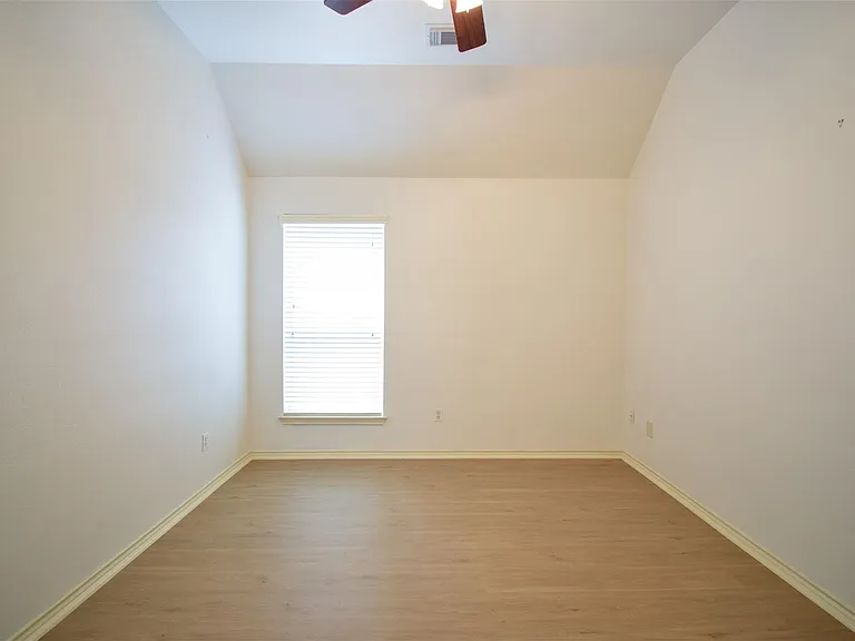 1511 Eden Meadows Dr — Photo 9