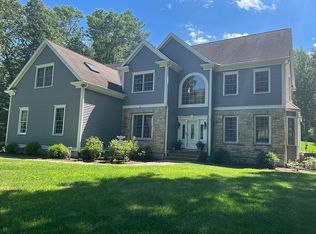 5 Miscoe Hill Rd, Upton, MA 01568