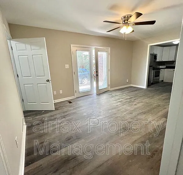 1112 E Lawson St #B — Photo 17