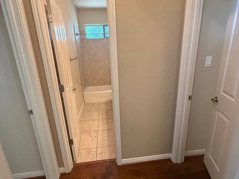 270 Delanoy — Photo 27