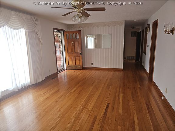 2nd image of 605 22nd St