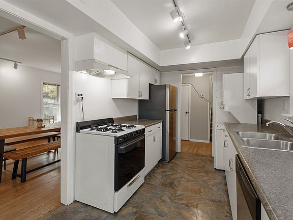 2nd image of 2165A 45th St