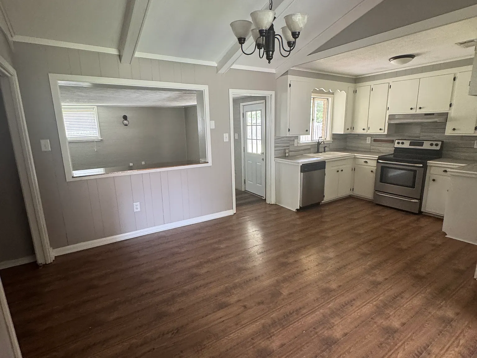 3 bed, 1500 sqft, $1,950 — Photo 3