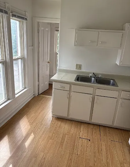 235 SW Tyler St #3 — Photo 5