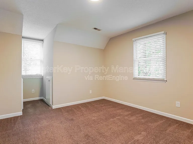 220 W Elm Ave — Photo 19
