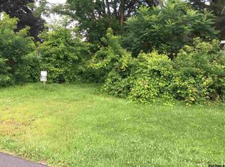 108 Chapel Pl, Amsterdam, NY 12010