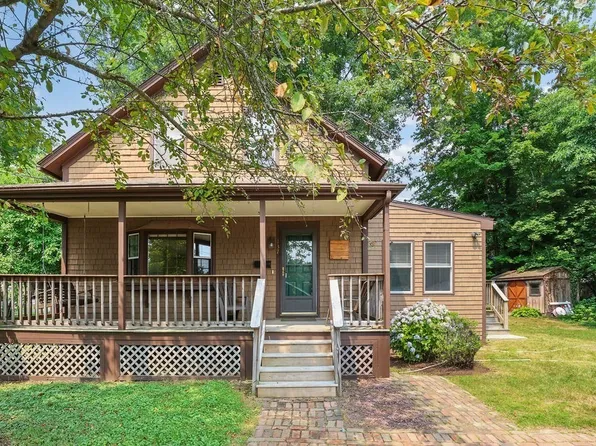137 Sumner St, North Attleboro, MA 02760