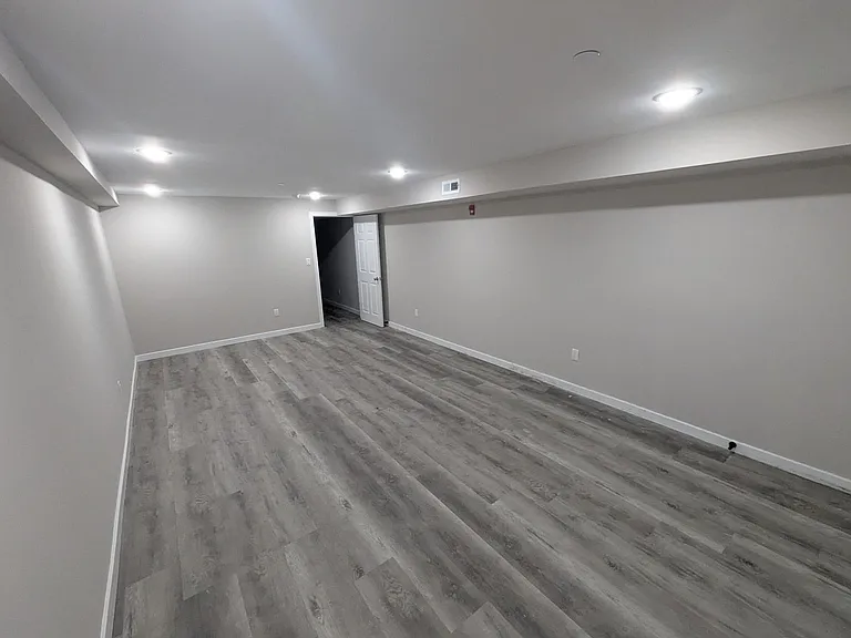 4995 W Thompson St — Photo 24