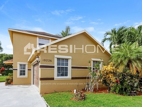 3rd image of 10226 Boynton Place Cir