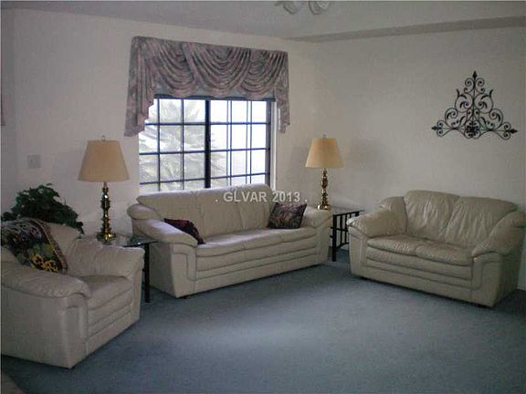 3rd image of 3233 Canyon Lake Dr