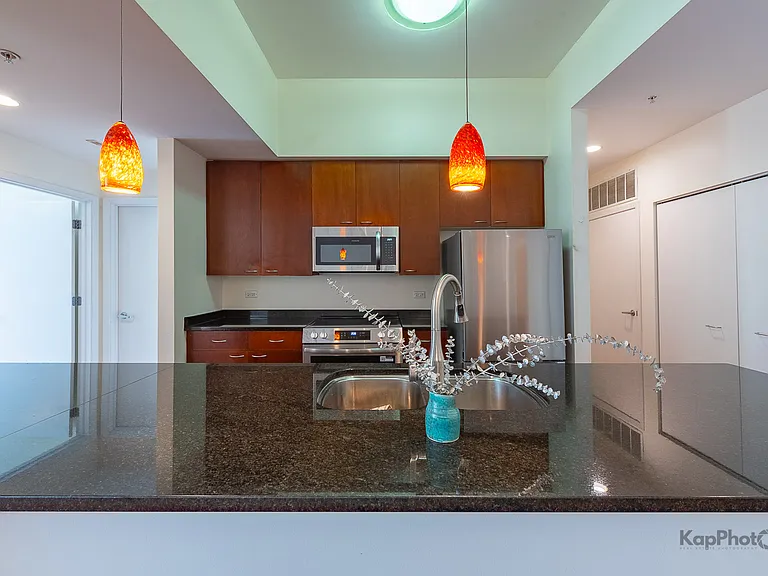 1720 Oak Ave #201 — Photo 13
