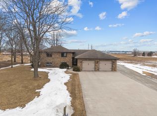 W2149 Evergreen Dr, Kaukauna, WI 54130