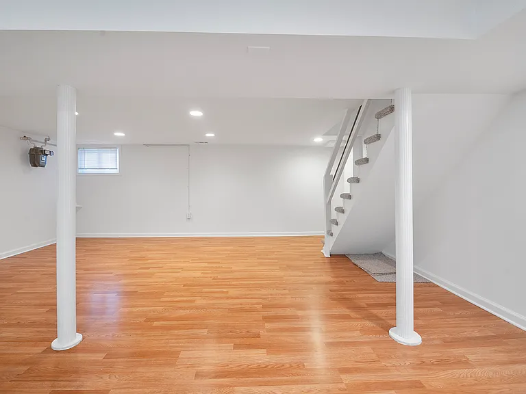 2493 Fairway — Photo 24