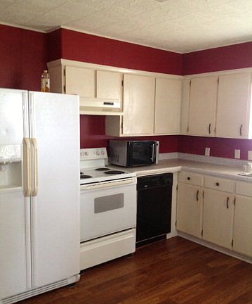 4th image of 324 Higby St
