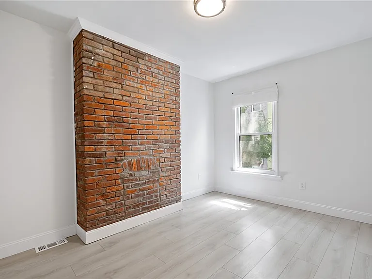5140 Dresden Way — Photo 15