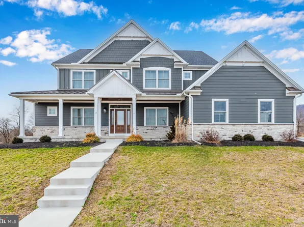2 Blue Marlin Way, Mechanicsburg, PA 17055