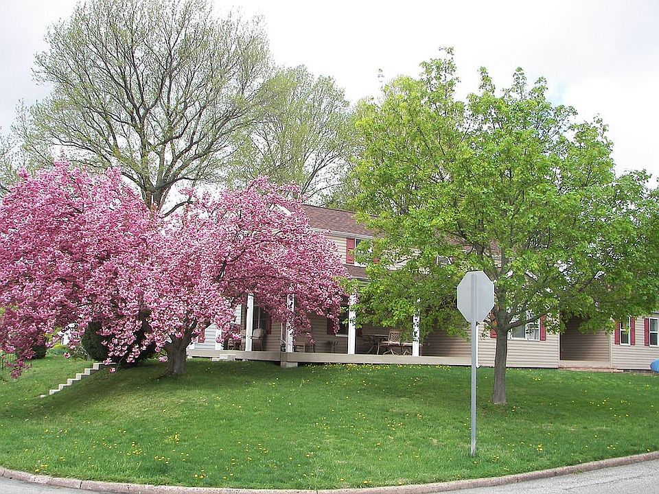 2nd image of 301 Lyster Rd