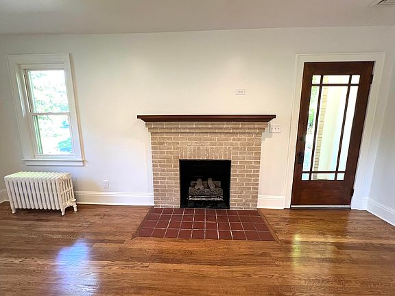 5th image of 221 Dorsey St