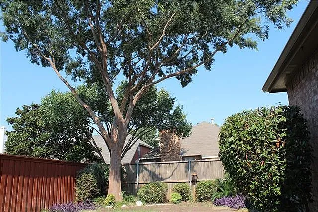 630 Waterview Dr — Photo 2