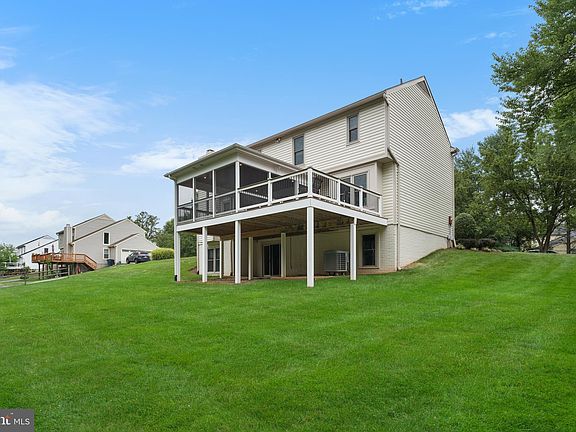 3rd image of 4004 Morningwood Dr