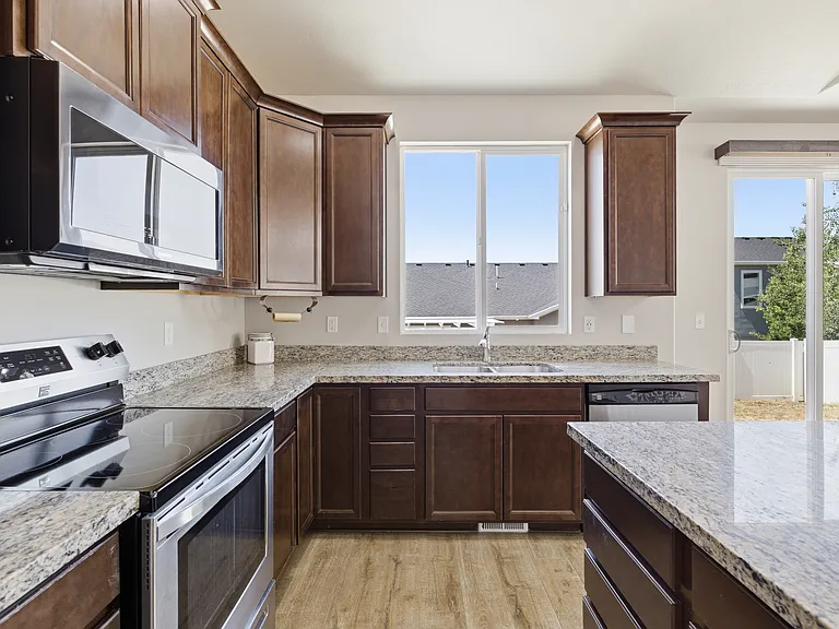 312 W Sapphire Dr — Photo 13
