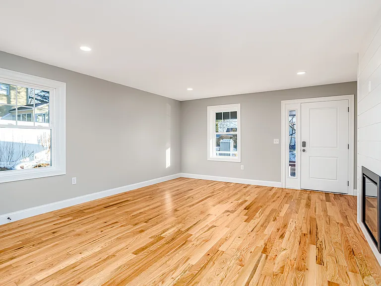 27 Milton St #1 — Photo 2