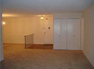 2102 Heather Ct, Wilmington, DE 19809