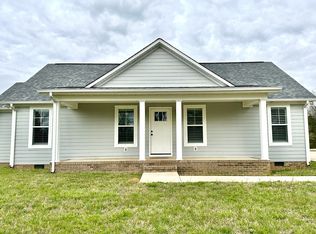 906 Hickory Dr, Lawrenceburg, TN 38464
