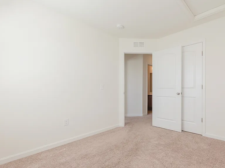 172 Drexel Ct — Photo 18