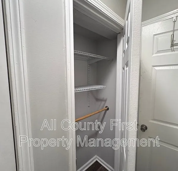 927 Fortress Ave SW — Photo 5