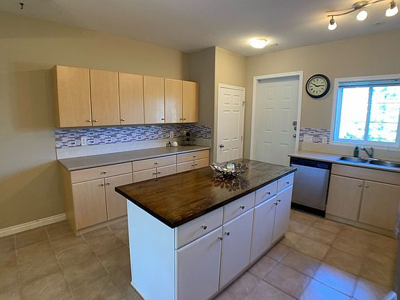 3rd image of 200 Lougheed Dr #6104