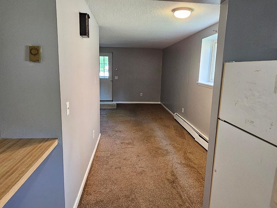 1st image of 176 Robert Dr APT 6