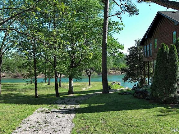 4th image of 227 Walleye Ln