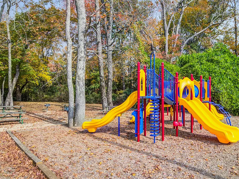 Brookview — Photo 9